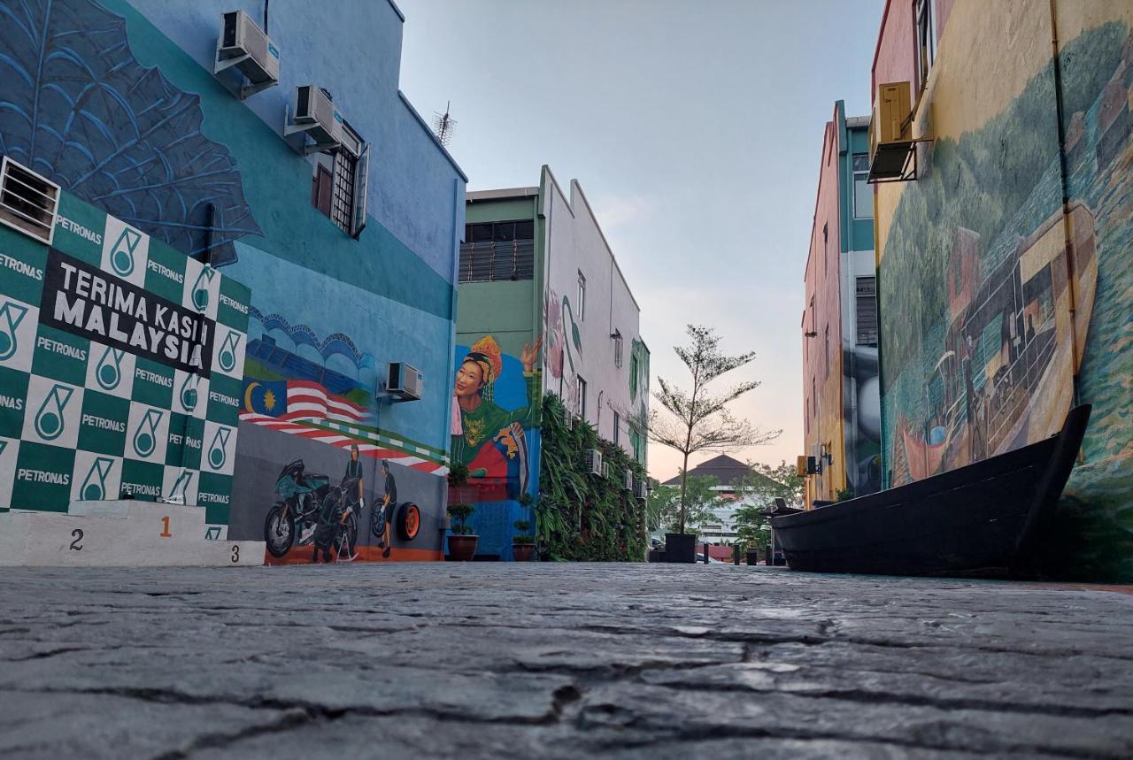E&A Homestay Klia/ Sepang/ Nilai Экстерьер фото